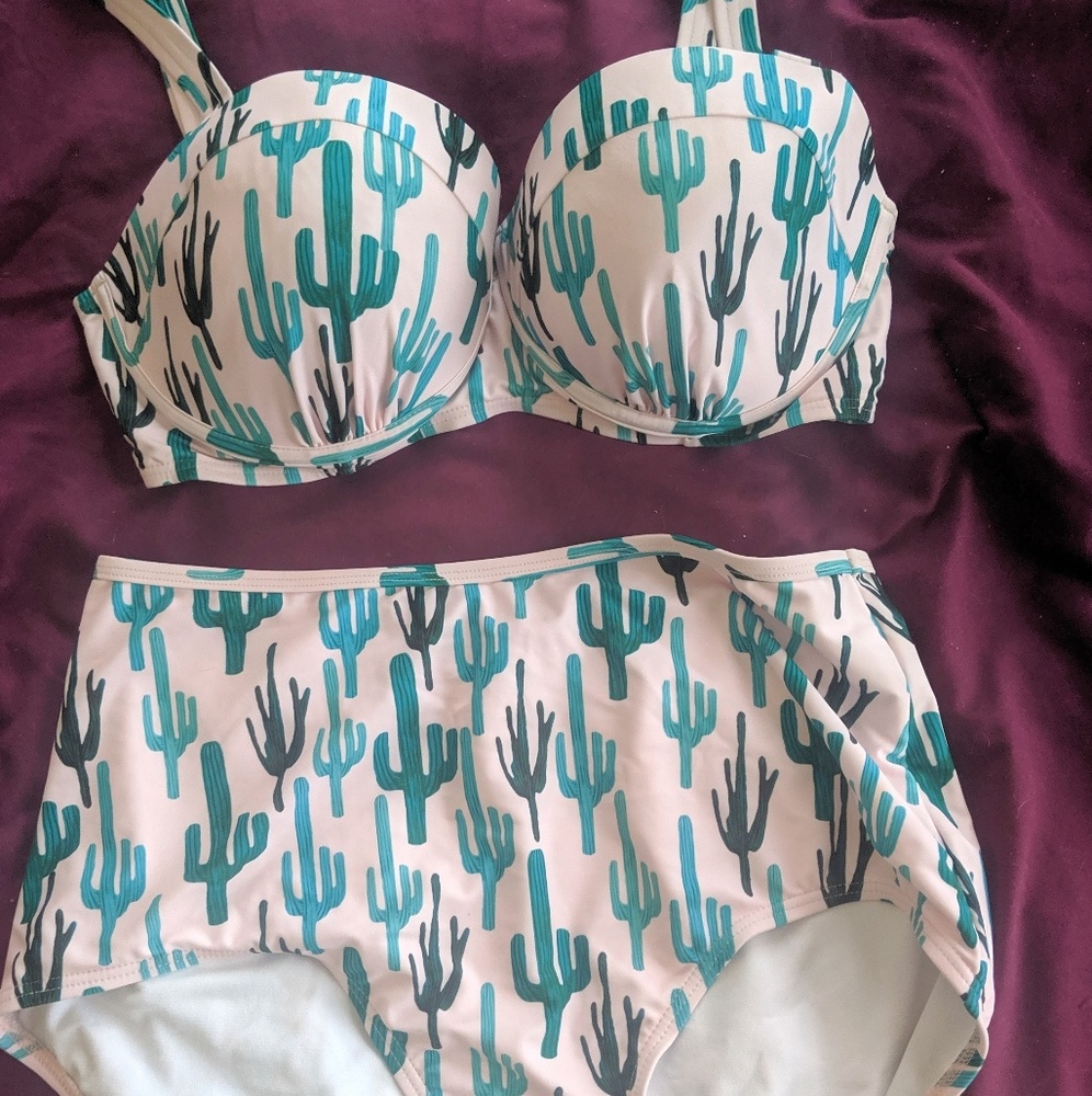 Plus Size Swimsuit - Cactus Print Push Up Bikini